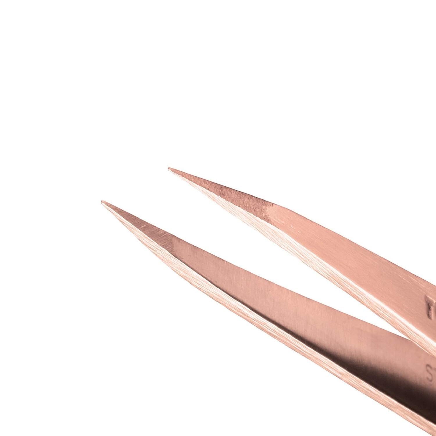 tweezerman-pinzetten-petite-set-mit-schr-ger-und-spitzer-pr-zisionspinzette-hand image 3