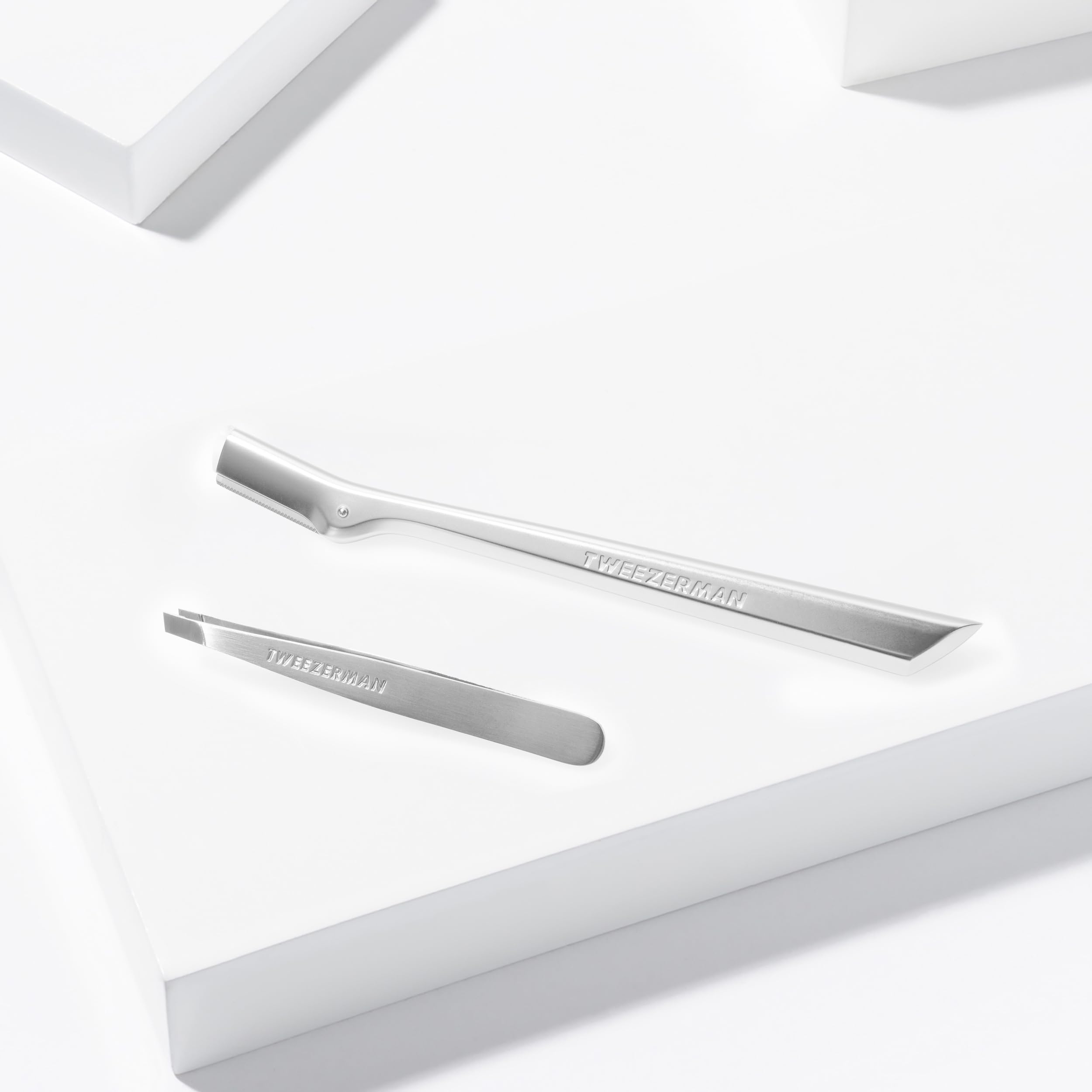tweezerman-mini-slant-tweezer-brow-razor-set-silber-augenbrauen-pinzette-mit-25- image 7