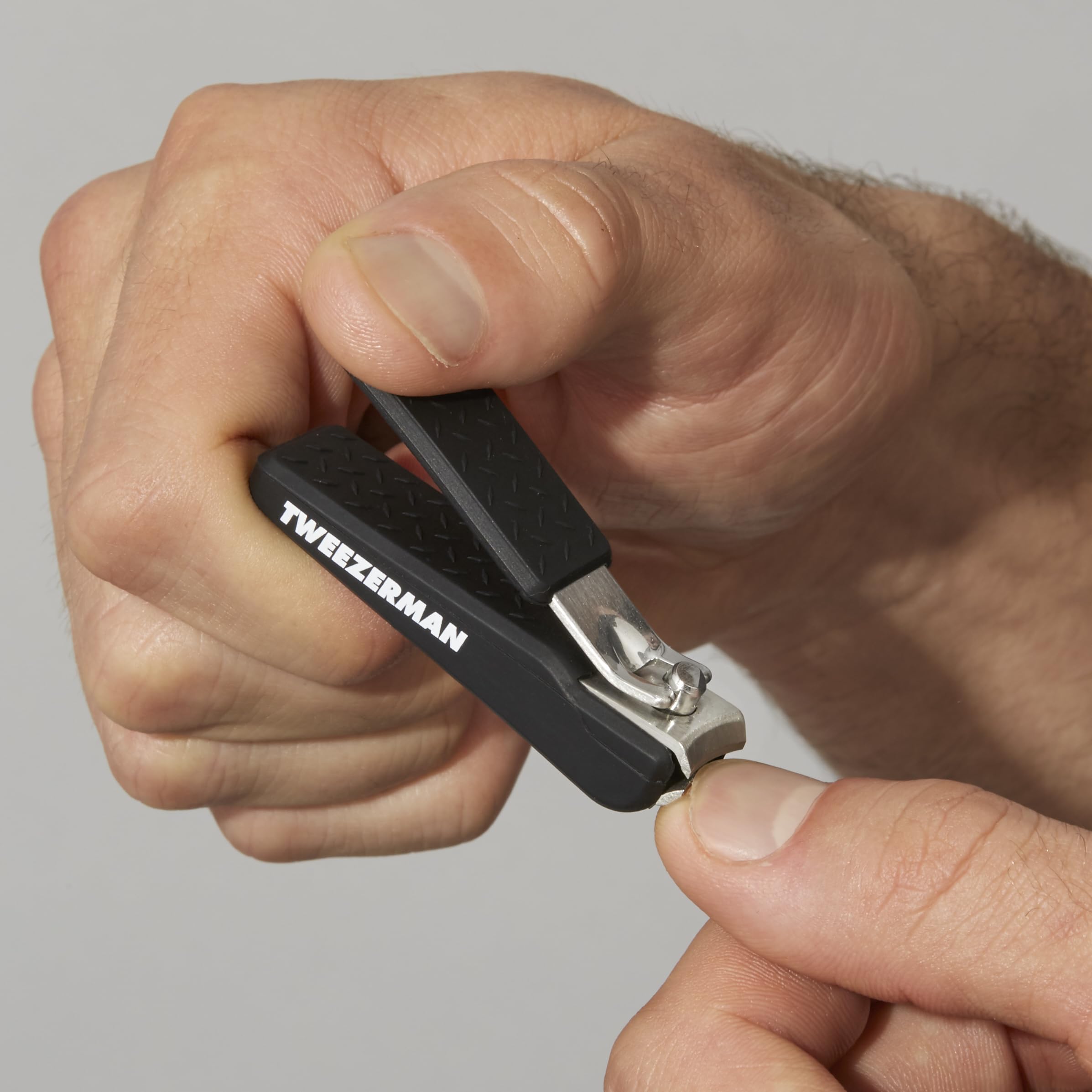 tweezerman-nagelknipser-schwarz-rostfreier-edelstahl-mit-gebogener-schneide-und- image 6