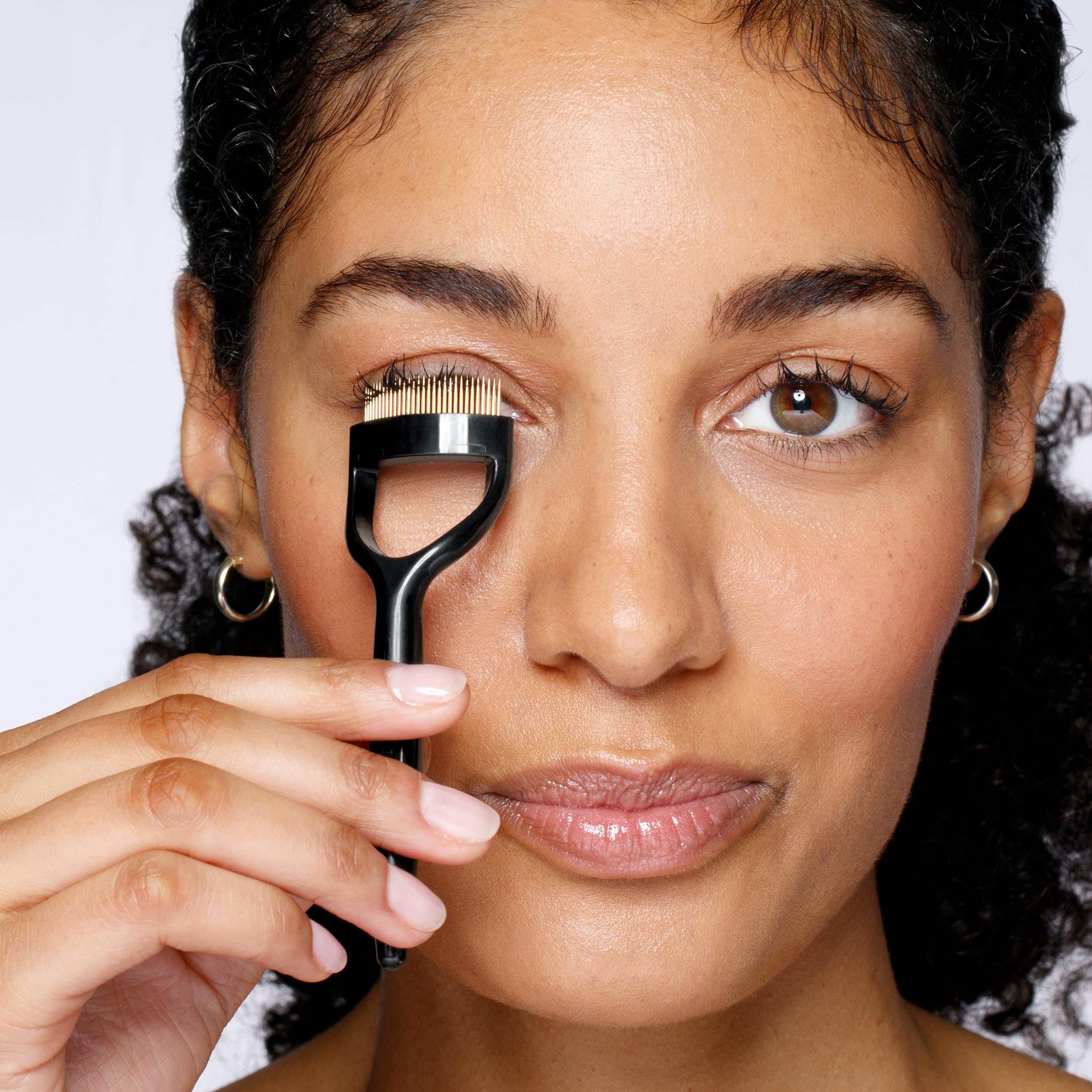 tweezerman-lashcomb-38-wimpernkamm-mit-38-winkel-f-r-mandelf-rmige-augen-vergold image 2