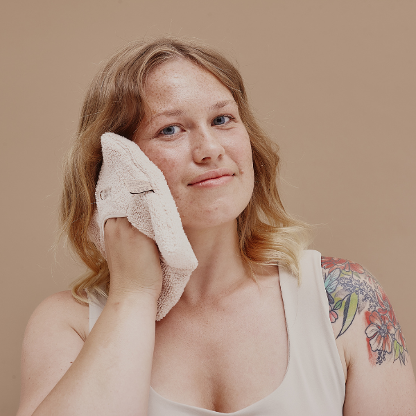 glov-on-the-go-gesichtsreinigungstuch-abschminkhandschuh-aus-ultrasaugender-mikr image 4