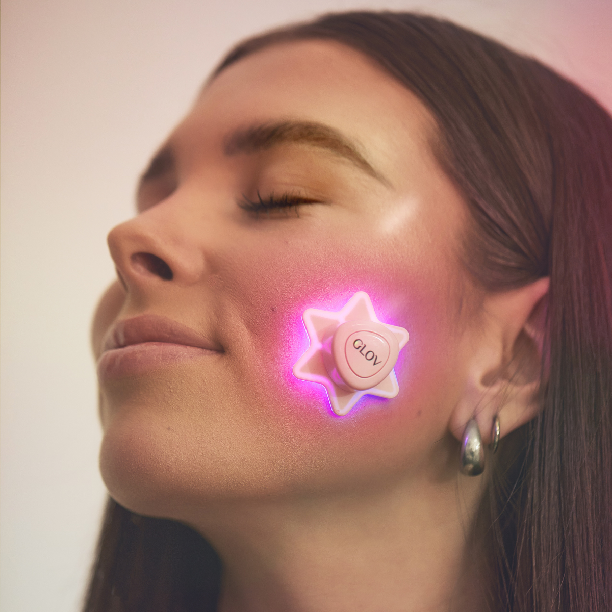 glov-supernova-led-spot-treatment-led-gezielte-kur-mit-lade-etui image 2