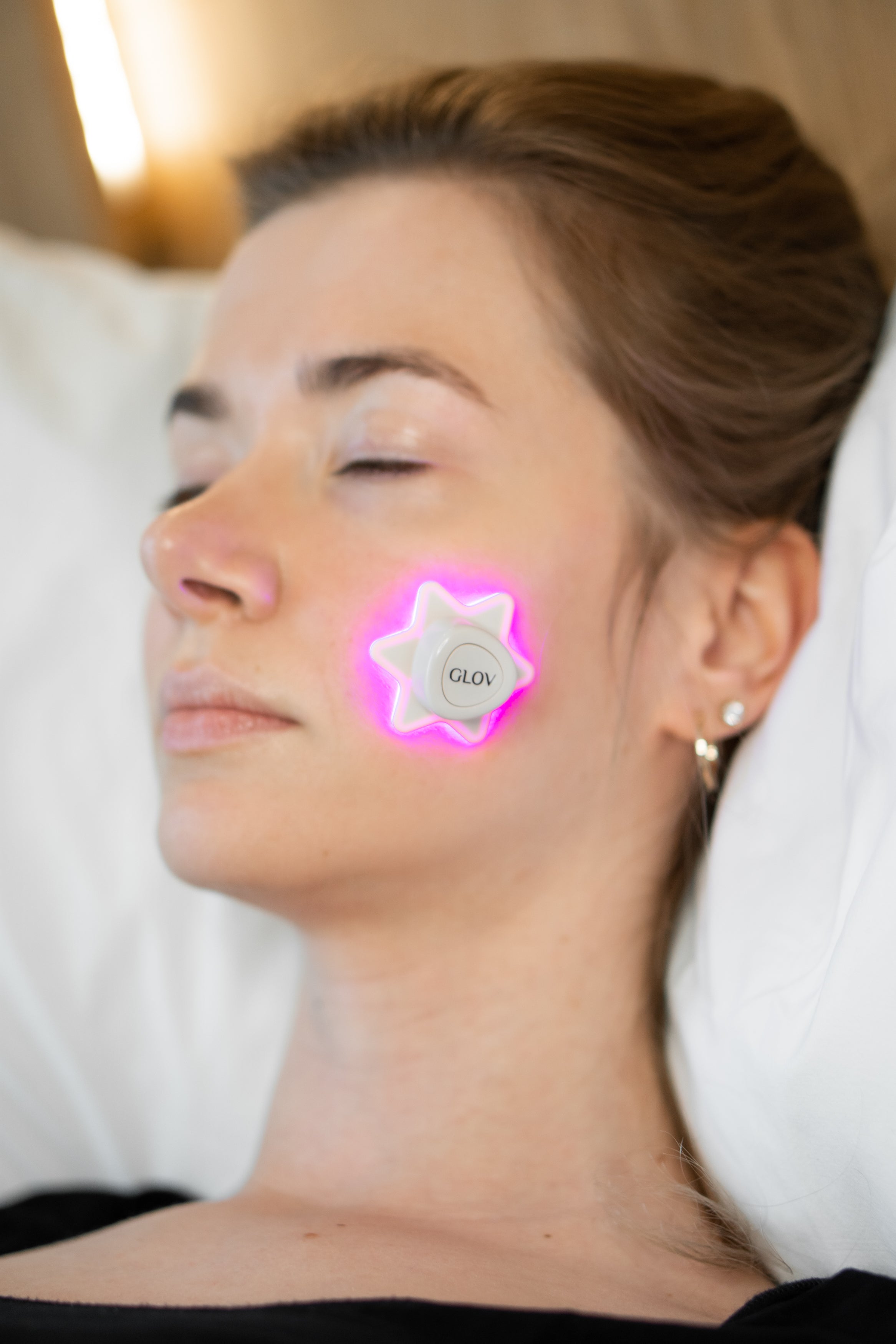 glov-supernova-led-spot-treatment-led-gezielte-kur-mit-lade-etui image 5