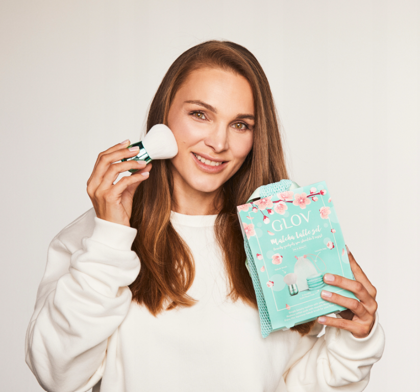 glov-matcha-latte-gesichtspflege-und-make-up-set-mit-praktischem-beutel image 2